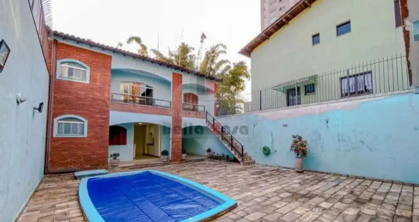 Sobrado Alto da Mooca, com 3 suítes, 3 vagas, espaço gourmet e piscina na Mooca.