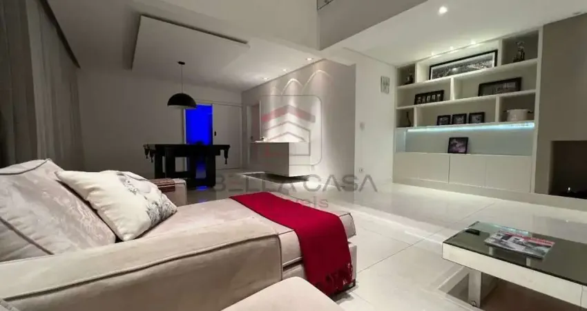 Sobrado Alto Padrão a venda e locação em rua residencial Mooca.