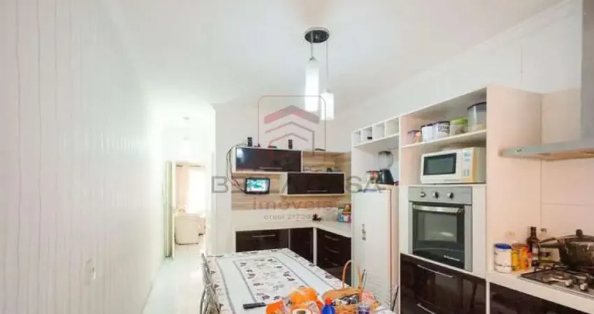 Sobrado com 3 quartos, quintal e churrasqueira a venda na vila prudente