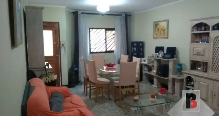 Belo Sobrado de Condomínio na Vial Formosa