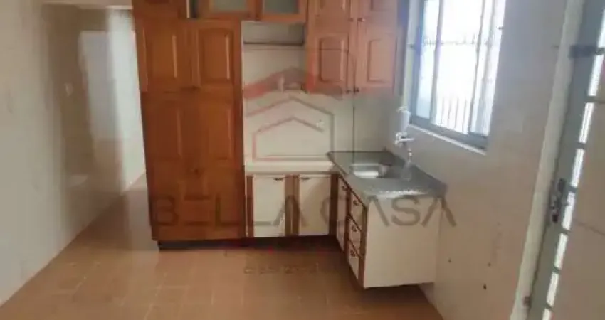 Casa térrea á venda- mooca -100 metros - 2 dormitórios- sala- cozinha- quintal- 1 quarto de despensa