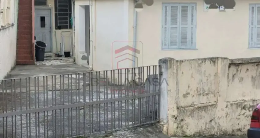 terreno bem localizado.