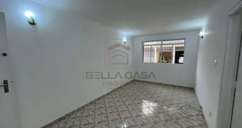 Prédio antigo Conservado - Térreo - 87 m² com quintal e vaga de garagem - 3 dormitórios e 2 w.c. -