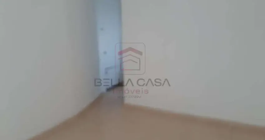 Sobrado de vila em frente ao metrô Bresser
