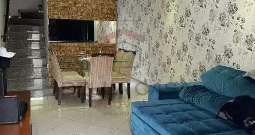 Sobrado Condomínio Fechado / Ótima localização / 2 suítes ? Lavabo / 2 Vagas