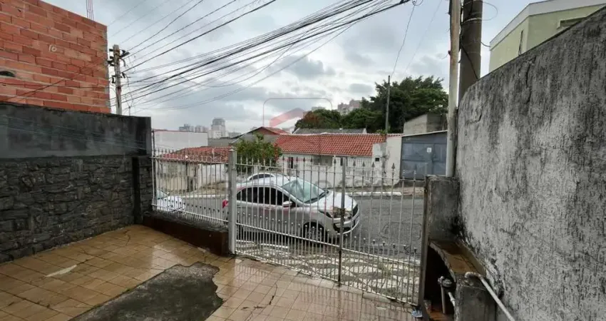Casa Térrea para reforma  - Santa Clara - Ótimo terreno - Rua tranquila- 2 vagas para carro  pequeno