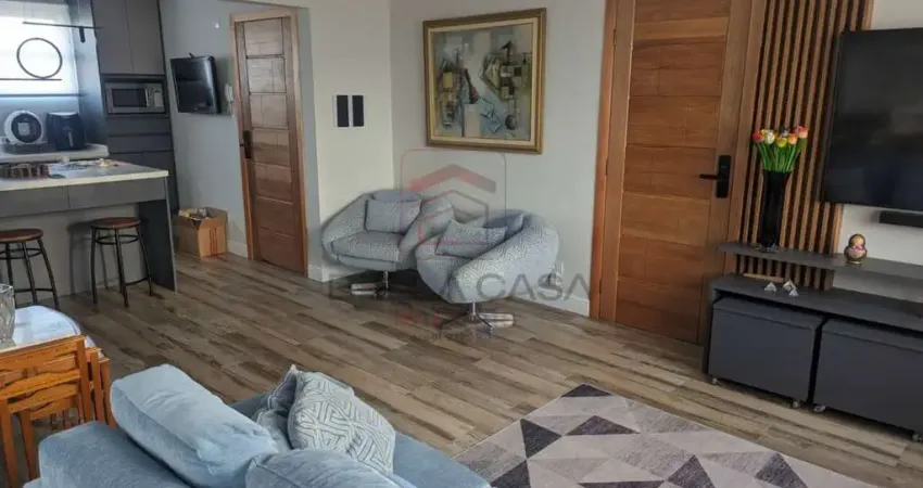 95 m² - Lindo apartamento reformado - 2 quartos, sala ampliada, cozinha americana, 1 vaga