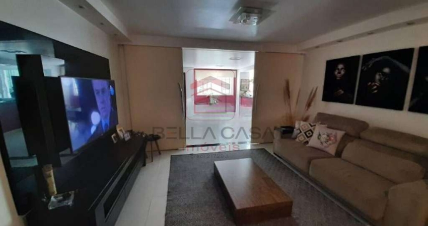 Casa na Mooca com 350m² de área construída, com 4 dormitórios sendo 1 suíte e 3 vagas de garagem