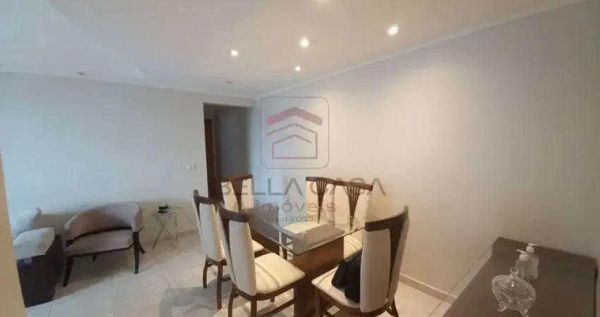 Apartamento para locação na rua Campo Largo 3 dormitórios o 3º revertido em escritório,  2 Vagas.