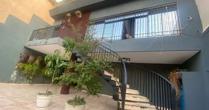 Sobrado no parque da mooca, 04 quartos sendo 02 suítes e vaga para 03 carros