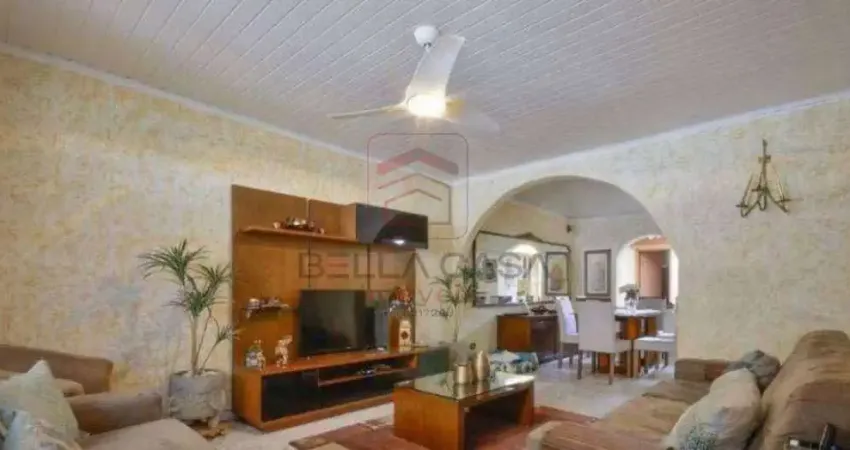 Sobrado à Venda na Mooca: 205m², Suíte + Edícula Completa Perto do Metrô