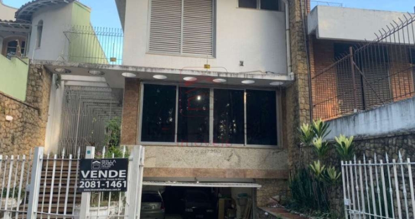 Sobrado com 3 Quartos com 3 suítes e 4 banheiros à Venda