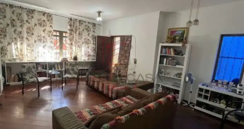 Casa Térrea à venda - Alto da Mooca-4 quartos, 1 suíte, quintal com churrasqueira, edícula,4 vagas.