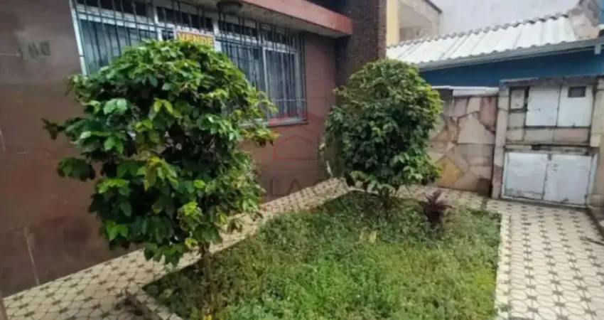 Casa na Mooca, 230m2, terreno 264m2, 03 quartos sendo 01 suíte e garagem para 04 carros