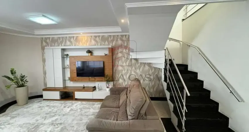 Sobrado a venda na mooca com 3 quartos, quintal, entrada lateral e churrasqueira