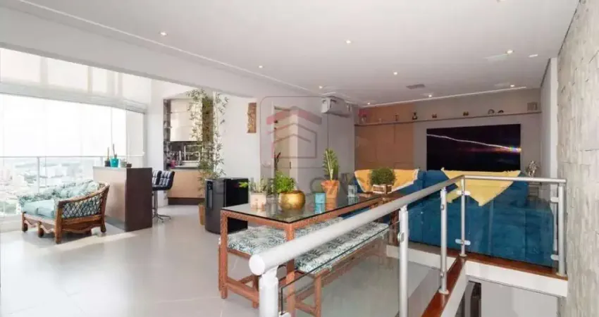 Cobertura duplex reformada de 215m² com piscina privativa e lazer de clube ? mooca