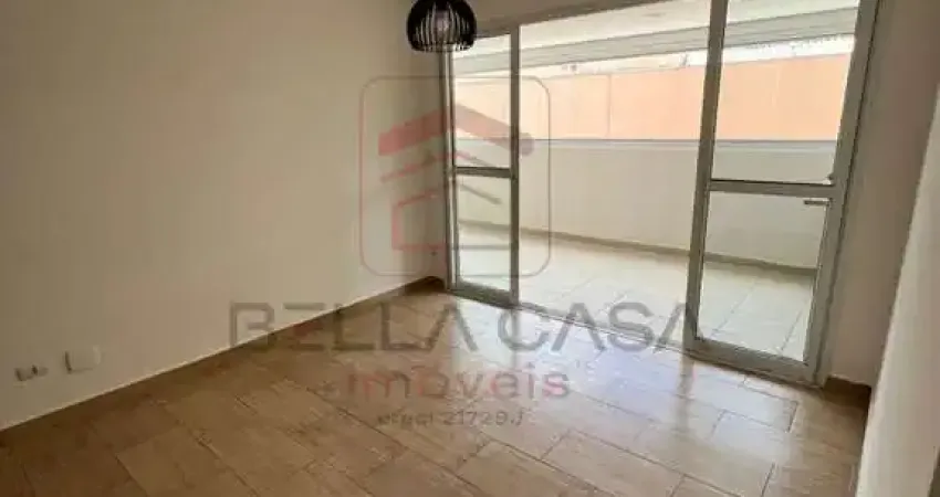 Excelente apartamento próximo ao me, piso frio, com armários.