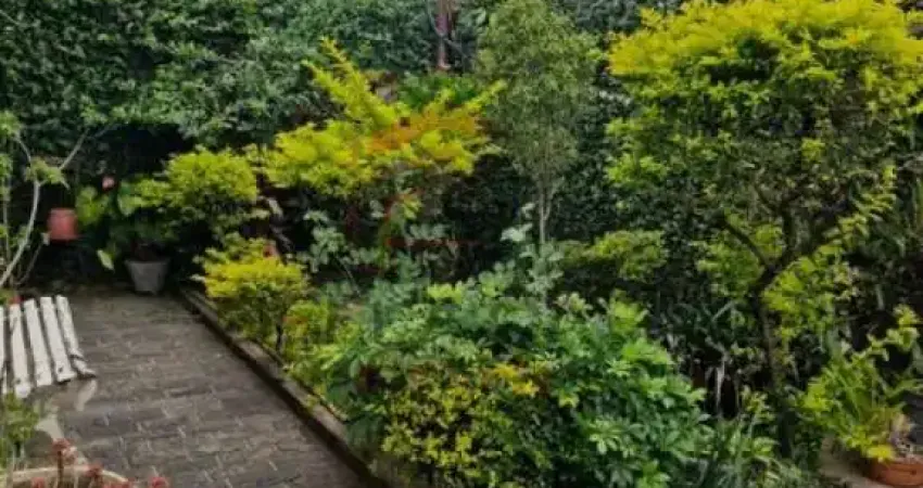 Casa  térrea  mooca   240m2   de área  construída   3 dormitórios   3 suítes  3 vagas