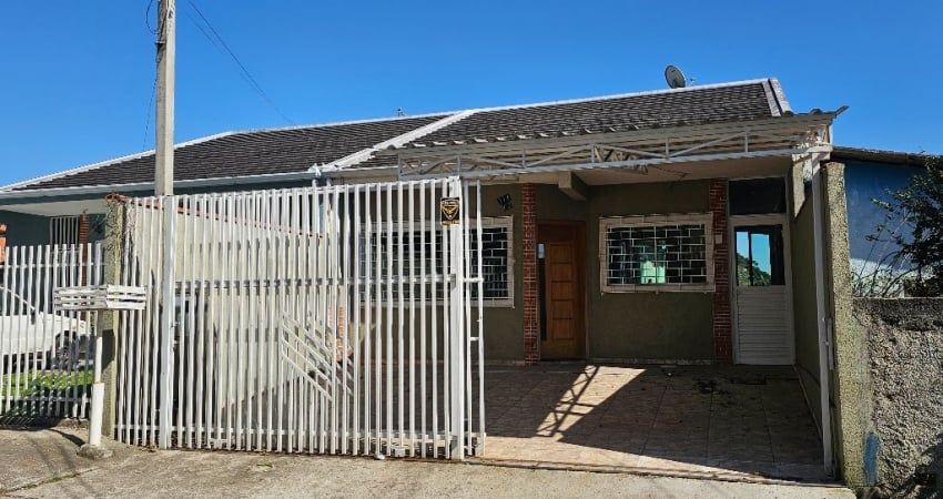 Casa ampla e aconchegante no Centro de Piraquara – com quintal, frutas e espaço gourmet!