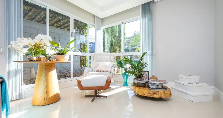 CASA SEMI MOBILIADA EM CONDOMINIO COM 4 DORM E 4 VAGAS EM SANTA FELICIDADE