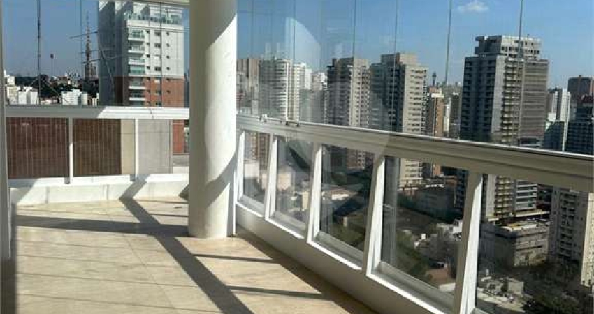 Apartamento com 3 quartos para locação em Perdizes - SP
