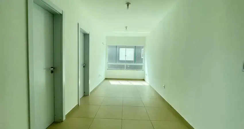 Apartamento 2 dormitórios no centro e próximo ao mar na praia de Tramandaí/RS.