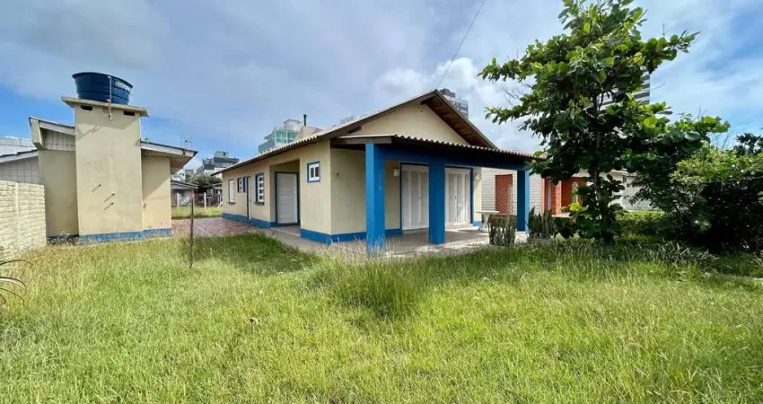 Casa com 4 quartos à venda na Rua 03 de Outubro, 1970, Centro, Tramandaí