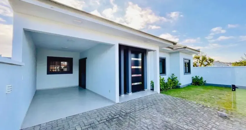 Excelente casa poucos metros da Avenida Minas Gerais, em Tramandaí/RS
