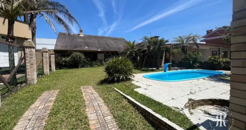 Casa com 4 dormitórios e piscina à 100m do mar, em tramandaí/rs