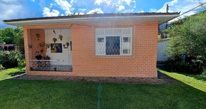 Casa para Venda em Teresópolis, Nossa Senhora de Fátima, 3 dormitórios, 2 banheiros, 4 vagas