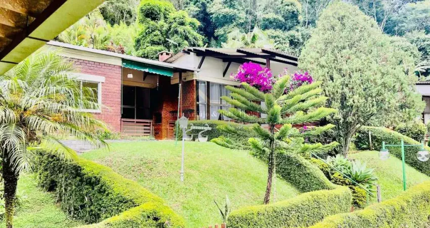 Casa para Venda em Teresópolis, Posse, 3 dormitórios, 1 suíte, 2 banheiros, 1 vaga