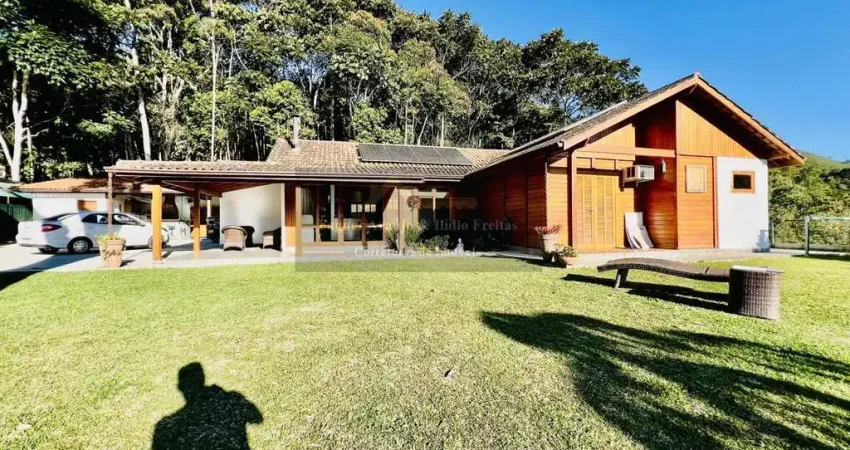 Casa para Venda em Teresópolis, Albuquerque, 4 dormitórios, 2 suítes, 4 banheiros, 4 vagas