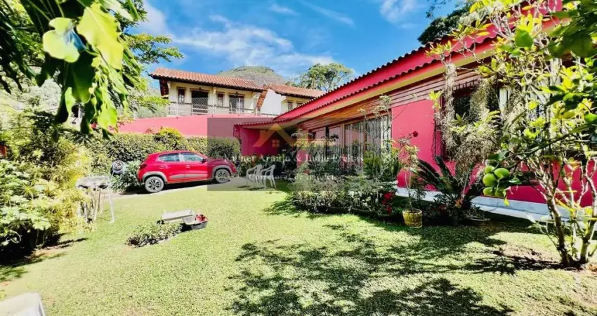 Casa para Venda em Teresópolis, Iucas, 4 dormitórios, 2 suítes, 4 banheiros, 1 vaga