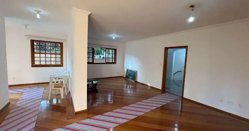 Casa à venda na Avenida Piassanguaba, --, Planalto Paulista, São Paulo