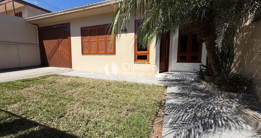 Casa semimobiliada bairro camobi 2 dormitórios, patio e 2 vagas de garagem.