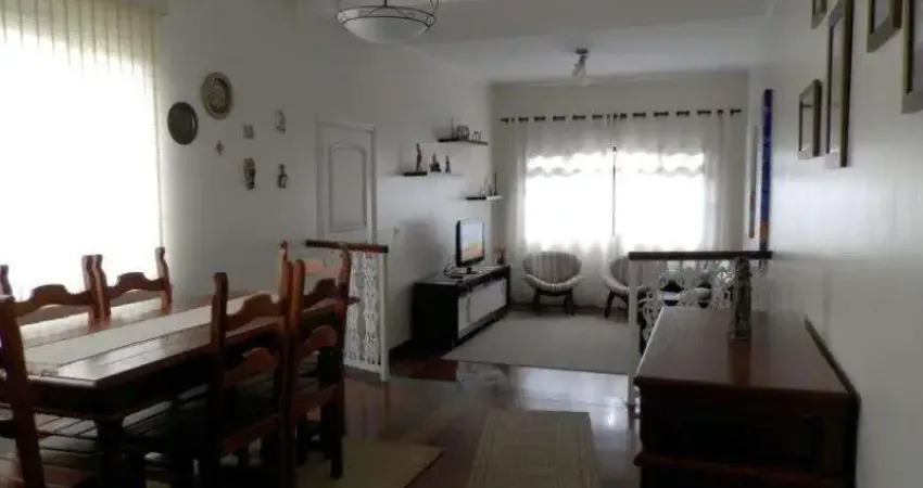 Lindo Sobrado na região da Saúde, com 4 dormitórios e 4 vagas. Venha fazer uma visita.