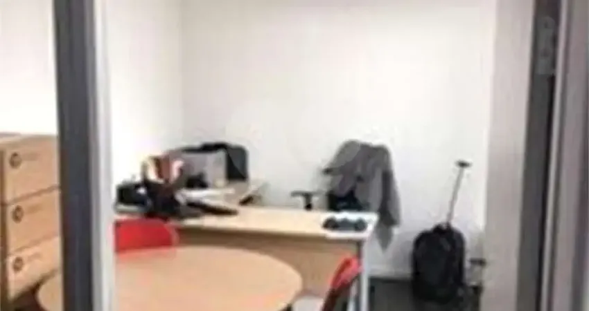 Sala comercial para alugar na Avenida Lavandisca, --, Moema, São Paulo