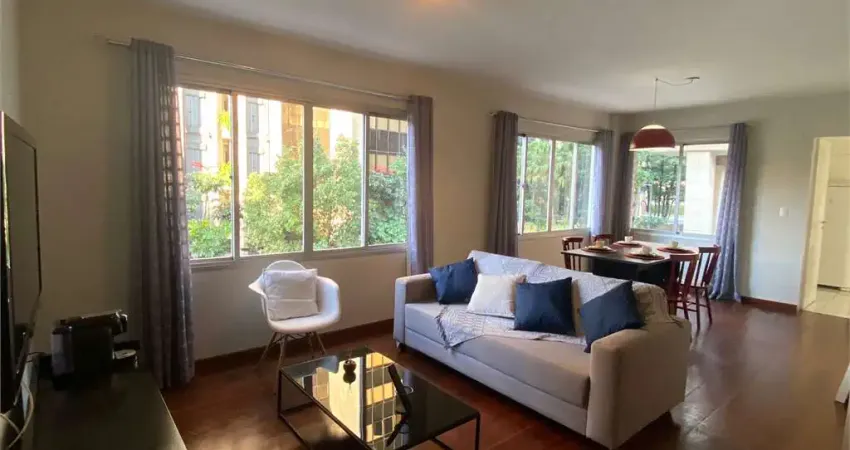 Apartamento a venda no itaim bibi em excelente localização na jorge coelho com 3 quartos, com 2 sacadas, 1 suíte e 2 vagas marcadas! venha conhecer.