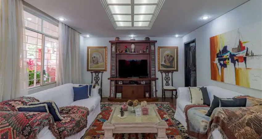 Casa com 4 quartos à venda na Rua Duartina, --, Sumaré, São Paulo