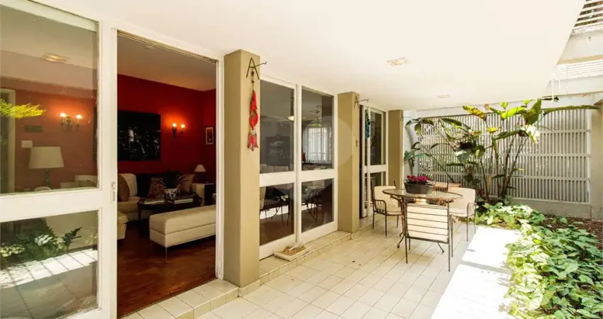 Charmosa casa no pacaembu, jardim de inverno e espaço gourmet venha conhecer com 4 dormitórios !!!!!