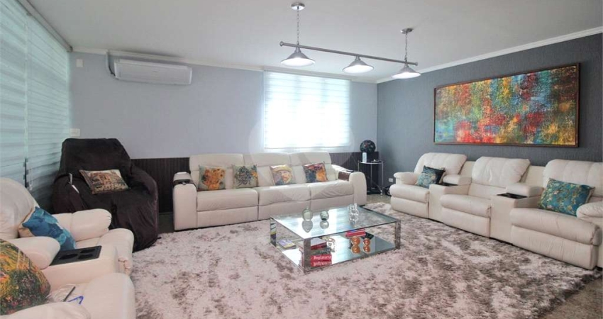 Linda casa alto padrão na Vila Mariana com 3 suítes