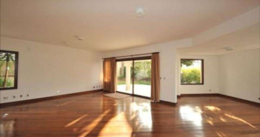 Casa Em Condonimio Fechado com 4 Suites Pronta Para Morar