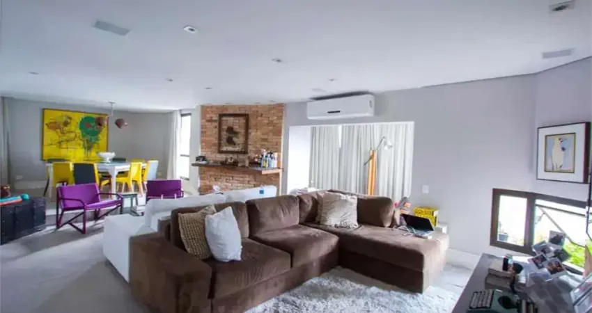 Apartamento reformado à venda em moema – condomínio castelo di blois