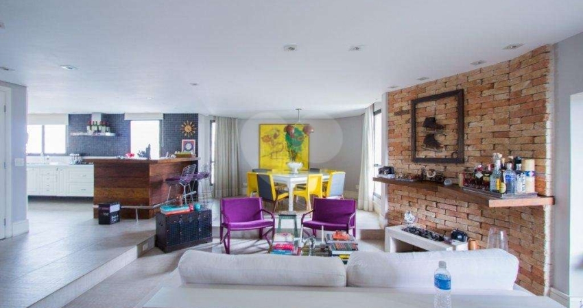 Apartamento Reformado à Venda em Moema – Condomínio Castelo di Blois