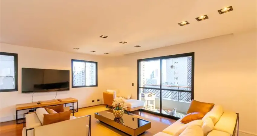 Apartamento para venda reformado com 3 dormitórios e terraço na Vila Mariana