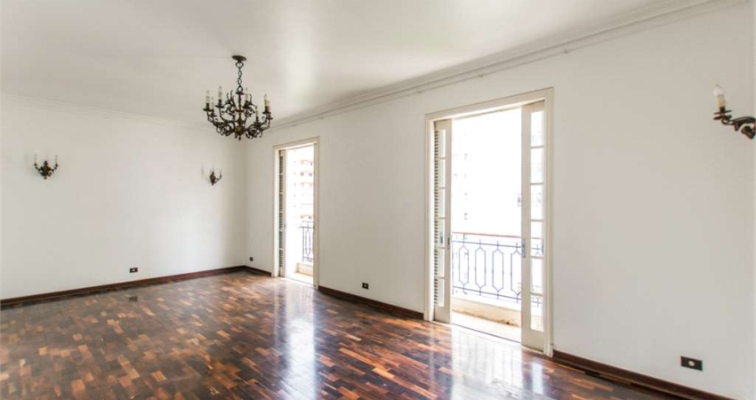 Apartamento Jardim Paulista - varanda - 3 quartos - 1 ste. - 4 banhs. - 2 vgs. - 200 m² úteis
