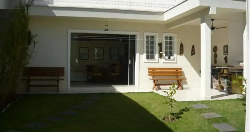 Linda casa a venda no planalto paulista! pé direito alto, edícula e quintal