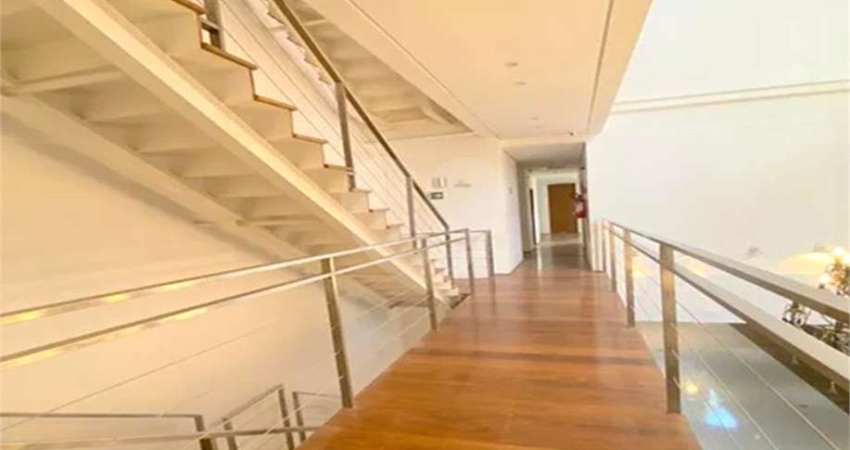 Moderno Prédio Comercial Monousuário em Pinheiros