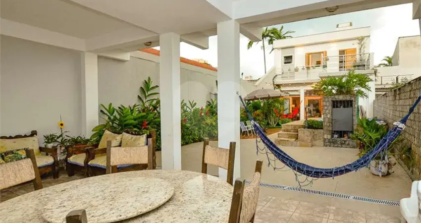 No coração do Brooklin , Belo sobrado com piscina, 5 QUARTOS, 4 VAGAS
