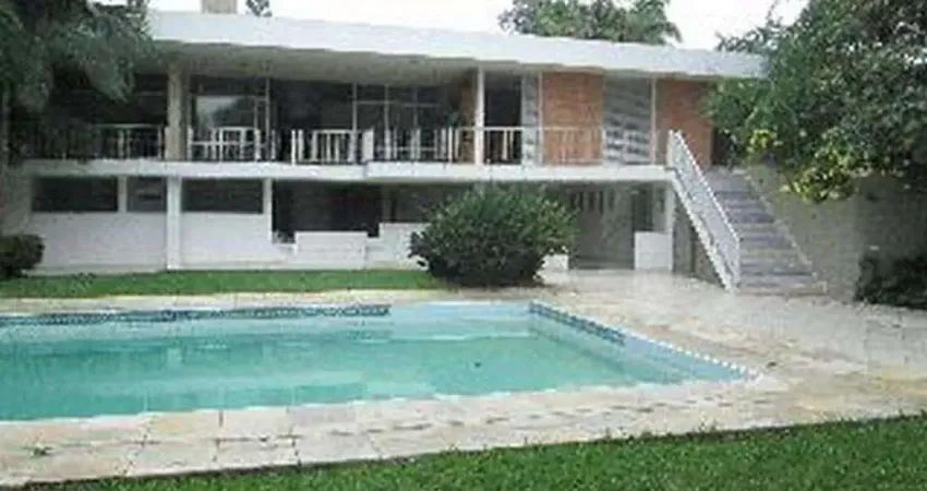 Sobrado, alto padrão, à venda no real parque! 850 m2  de terreno e 20 mts de frente.